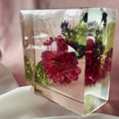 Seitenansicht Quadrat 15x15cm aus Resin(Epoxidharz) mit konservierten Blumen